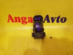 Кнопка стеклоподъемника. Toyota Vista Ardeo, SV50, SV55, ZZV50, AZV50, AZV55 Toyota Vista, SV50, AZV55, ZZV50, AZV50, SV55 Двигатели: 3SFE, 1AZFSE, 3S...