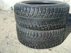 Kumho I'Zen KW22. Зимние, шипованные, износ: 30%, 2 шт