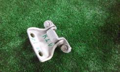 Крепление боковой двери. Mitsubishi Sigma, F13A, F25A, F12A, F17A, F13AK Mitsubishi Diamante, F07W, F31A, F41A, F27A, F17A, F13A, F12A, F46A, F34A, F3...