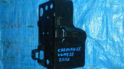Крепление аккумулятора. Nissan Caravan, QE25, CWGE25, CWMGE25, VWE25, DWMGE25, DQGE25, VPE25, QGE25, VWME25, CQGE25, DWGE25 Двигатели: KA24DE, ZD30DD...