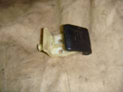Ручка открывания капота. Toyota: Tercel, Corsa, Cynos, Raum, Cresta, Corolla II, RAV4, Carina, Paseo, Vista, Celica, Camry, Corona, Caldina, Carina E...