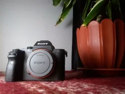 Sony Alpha ILCE. 20 � ����� ��