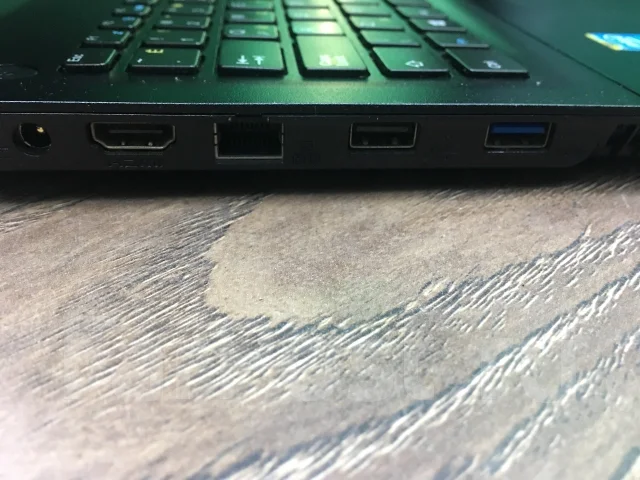 DEXP. 15.6", 2 160����, ��� 4 ��, ���� 500���, WiFi: 1, Bluetooth: 1, ����������� �� 2��. ��� ����� �� ������������ ����