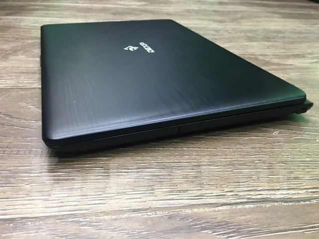 DEXP. 15.6", 2 160����, ��� 4 ��, ���� 500���, WiFi: 1, Bluetooth: 1, ����������� �� 2��. ��� ����� �� ������������ ����
