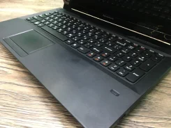 Lenovo B580. 15.6", 2 200����, ��� 2048 ��, ���� 320���, WiFi: 1, Bluetooth: 1, ����������� �� 2��. ����