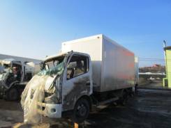 Hino. Изотермический фургон 4.0MT после ДТП, 4 000 куб. см., 5 000 кг.