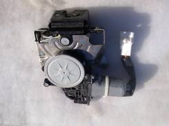 Замок крышки багажника. Toyota: EQ EV, Alphard, Previa, Corolla Rumion, Noah, Prius a, Auris, ist, Corolla Fielder, Corolla Axio, Tarago, Estima, Voxy...
