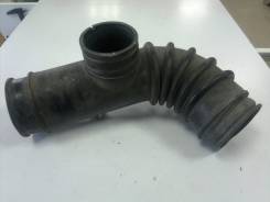 Патрубок воздухозаборника. Toyota Vista, SV30, SV35, SV32, SV33 Toyota Camry, SV30, SV32, SV33, SV35 Двигатели: 3SFE, 4SFE