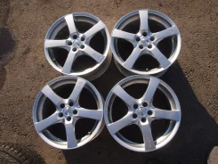 OZ Racing Hydra. 8.0x17", 5x100, ET35 ����