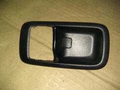 Ручка двери внутренняя. Toyota Verossa, GX110, JZX110 Toyota Mark II Wagon Blit, GX110, JZX110, GX115, JZX115 Toyota Mark II, GX110, JZX110 Двигатели...