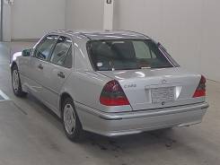 Стекло заднее. Mercedes-Benz C-Class, W202