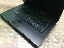 Samsung R60 Plus. 15.6", 1 830,0����, ��� 2048 ��, ���� 160���, WiFi, Bluetooth, ����������� �� 1��.