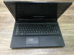 Lenovo B580. 15.6", 2 200����, ��� 4 ��, ���� 320���, WiFi: 1, Bluetooth: 1, ����������� �� 2��. ����