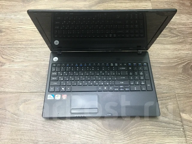 eMachines E732. 15.6", 2 000����, ��� 2048 ��, ���� 320���, WiFi: 1, Bluetooth: 1, ����������� �� 2��. ����