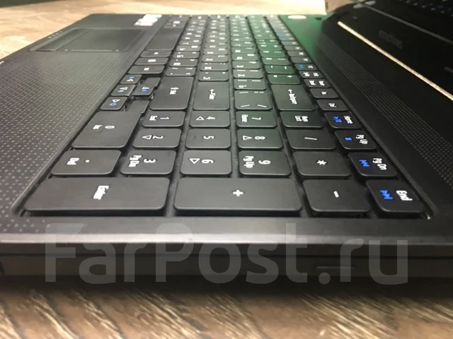 eMachines E732. 15.6", 2 000����, ��� 2048 ��, ���� 320���, WiFi: 1, Bluetooth: 1, ����������� �� 2��. ����