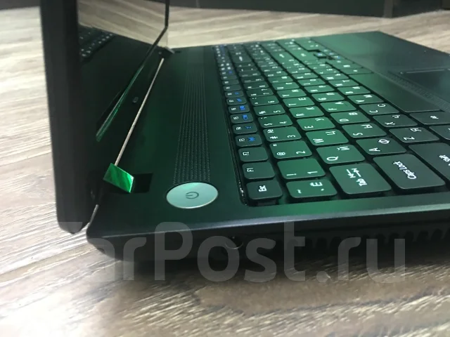 eMachines E732. 15.6", 2 000����, ��� 2048 ��, ���� 320���, WiFi: 1, Bluetooth: 1, ����������� �� 2��. ����