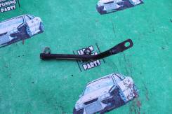 Крепление глушителя. Toyota Cresta, GX100, JZX100 Toyota Mark II, JZX100, GX100 Toyota Chaser, GX100, JZX100