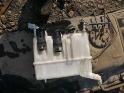 Бачок стеклоомывателя. Toyota Lite Ace, CR41, SR40, KR42 Toyota Town Ace, KR42, CR41, SR40 Toyota Town Ace Noah, CR42, KR52, KR41, KR42, SR40, SR50, S...