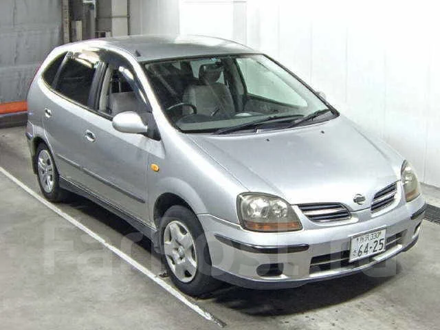 Nissan tino v10