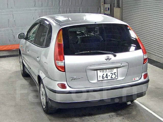Nissan Tino. V10 ����