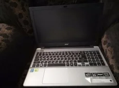 Acer Aspire V3-572G. 15.6", 2,2����, ��� 8 ��, ���� 1 024���, WiFi, Bluetooth, ����������� �� 5��.