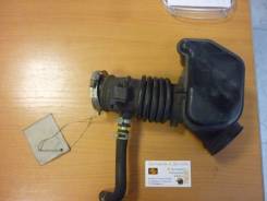 Патрубок воздухозаборника. Nissan: Tino, Expert, Almera Classic, Bluebird, Wingroad, Bluebird Sylphy, Primera Camino, Wingroad / AD Wagon, Avenir, Sun...