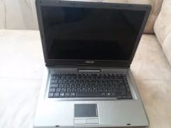 Asus X51R. 15.6", ��� 2048 ��, WiFi, Bluetooth ����