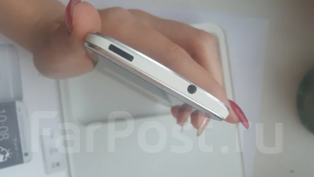 HTC One M7. �/� ����