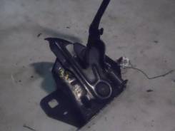 Замок капота Dodge Caravan 2001-2008