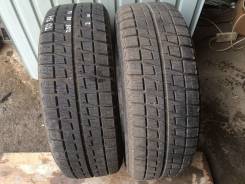 Bridgestone Blizzak Revo2. Зимние, 2011 год, износ: 5%, 2 шт