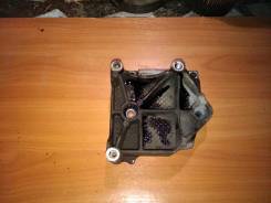 Крепление компрессора кондиционера. Citroen C3 Citroen Berlingo Citroen C4 Peugeot Partner Tepee Peugeot 408 Peugeot 307 Peugeot 206 Двигатели: TU5JP4...