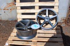 Vossen. 8.5x18, 5x114.30, ET33