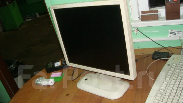 Mitsubishi. 19" ����