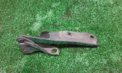 Крепление капота. Nissan Bluebird, EU13, HNU13, ENU13, PU13, HU13, U13, SNU13, SU13 Двигатели: SR18DE, SR20DE, SR20DET, GA16DS, KA24DE, CD20