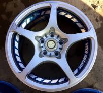 RAYS VOLK RACING. 8.0x17, 5x114.30, ET32, ЦО 72,0 мм.