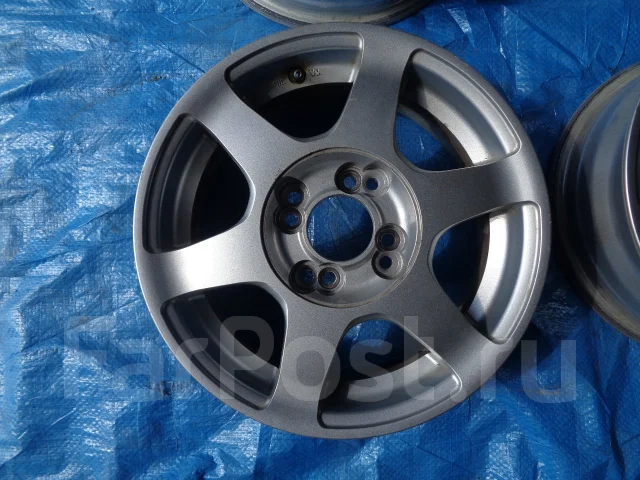 OZ Racing Universe. 5.5x5.5", 4x100, 4x110, ET35 ����