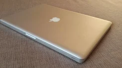 Apple MacBook Pro 15 2011 Early. 15.4", 2,0����, ��� 4 ��, ���� 120���, WiFi, Bluetooth, ����������� �� 4��.