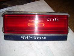 Вставка багажника. Toyota Carina ED, ST180