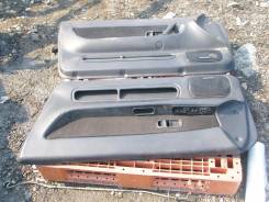 Обшивка двери. Nissan Skyline, ER32, YHR32, FR32, ECR32, HCR32, HR32, HNR32, BNR32