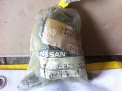 Крепление боковой двери. Nissan: Bluebird Sylphy, Primera Camino, Bluebird, Sunny, Primera Двигатели: QG18DE, QR20DD, QG15DE, QG18DD, SR20DE, SR20VE...