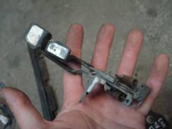 Ручка открывания багажника. Toyota: Tercel, Corsa, Cynos, Corolla II, Paseo, Soluna Двигатели: 5EFE, 5EFHE, 1NT, 4EFE, 2E, 5AFE