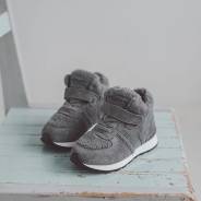 Кроссовки. 22,5, 23