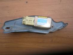 Датчик airbag. Toyota Crown Majesta, GRS180, GRS181, GRS182, GRS183, GRS184, UZS186, UZS187 Toyota Crown, GRS180, GRS181, GRS182, GRS183, GRS184, GRS1...