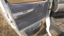 Обшивка двери. Toyota Hiace Regius Toyota Regius