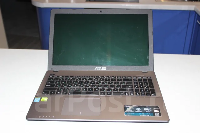Asus X550L. 15.6", 1,8����, ��� 6 ��, ���� 2 000���, WiFi: 1, Bluetooth: 1 ����