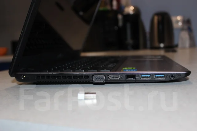 Asus X550L. 15.6", 1,8����, ��� 6 ��, ���� 2 000���, WiFi: 1, Bluetooth: 1 ����