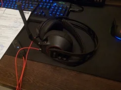 Plantronics ����