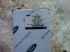 Фара противотуманная. Ford Kuga