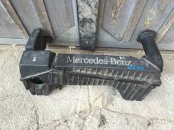 Корпус воздушного фильтра. Mercedes-Benz C-Class, W203