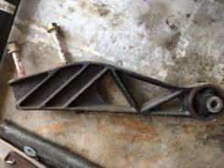 Крепление редуктора. Toyota Granvia, VCH10W, KCH16W, KCH10, VCH16, KCH10W, VCH16W, KCH16, VCH10 Toyota Grand Hiace, KCH16W, VCH10W, VCH16, VCH16W, KCH...